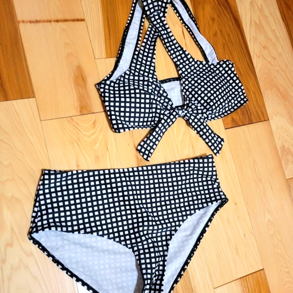 Brand new bikini black and white